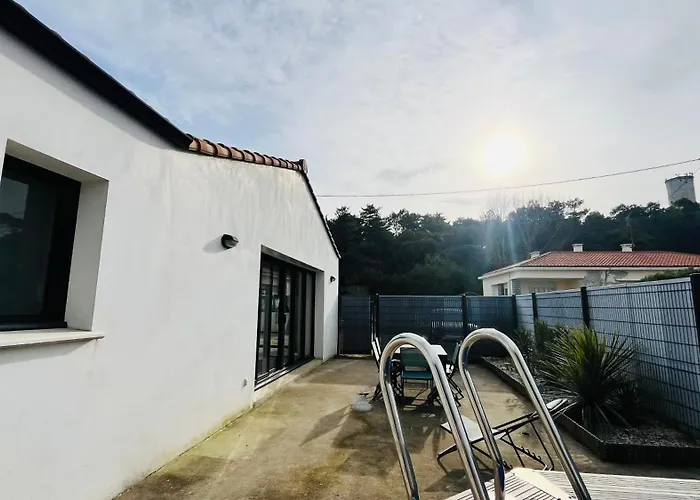 La Garenne, Piscine Et Pinede סן ז'אן דה מון