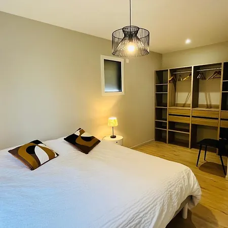 La Garenne, Piscine Et Pinède * Saint-Jean-de-Monts