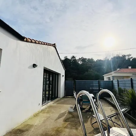 La Garenne, Piscine Et Pinède Saint-Jean-de-Monts
