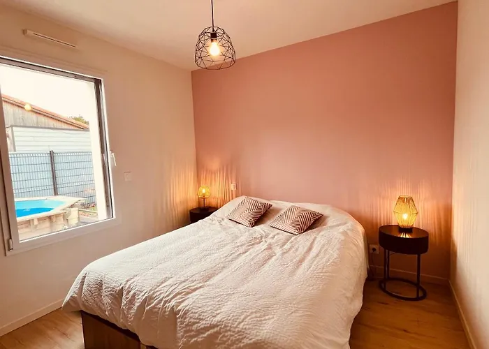 La Garenne, Piscine Et Pinede 생장드몽