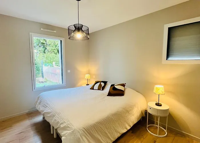 La Garenne, Piscine Et Pinede 빌라 *